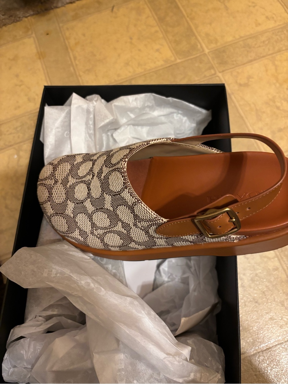 Size 7 platform clogs - Picture 4 of 5